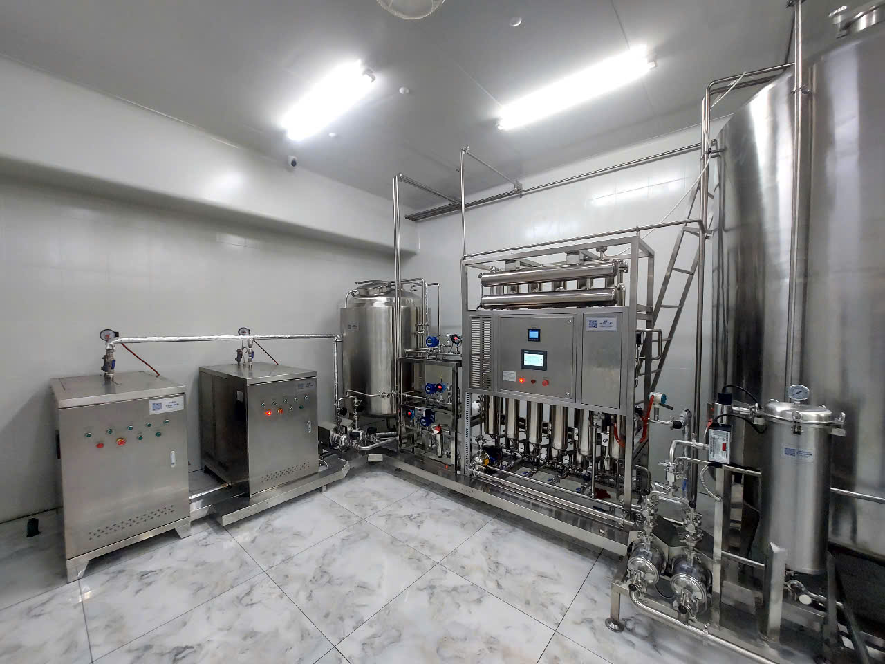 DỰ ÁN: Hệ thống RO-EDI 1000 Lít/giờ và Máy tạo nước cất 200 Lít/giờ